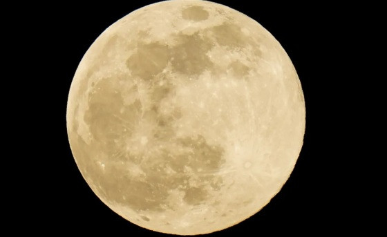 Lua cheia vista em abril de 2021 na Pensilvânia, nos Estados Unidos. 