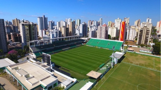 Estádio Serrinha em Goiânia-GO