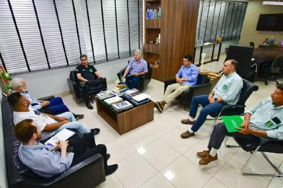 A criação da linha de crédito para os camelôs foi definido após uma reunião nesta terça-feira (23).
