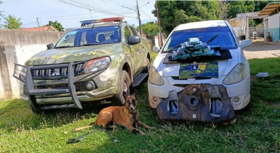 carro apreendido com drogas bolivia.jpg