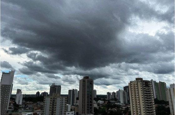 Vista aérea da capital que deve atingem 30°C