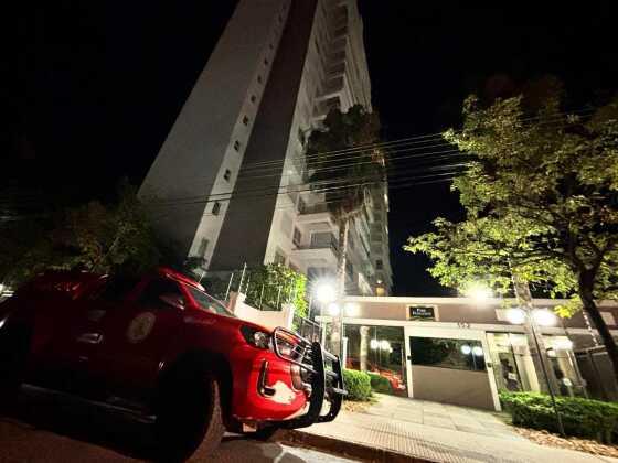 Fogo atingiu a cozinha de um apartamento localizado no 17º andar
