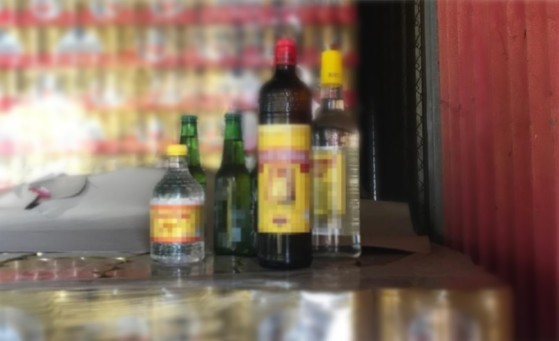 Operação apreende bebidas irregulares em Cuiabá.