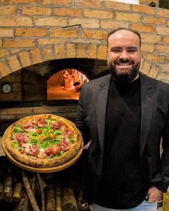 Paulo Vitor Leite é empreendedor gastronômico e proprietário da Pizzaria Dom Sebastião